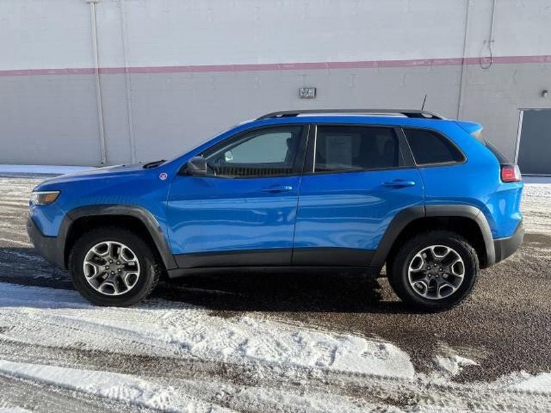 2020 Jeep Cherokee — side profile view