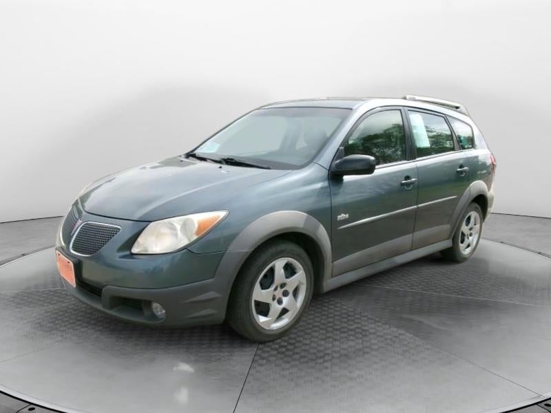 2007 Pontiac Vibe Base in Stealth (Gray Metallic) — front three-quarter view